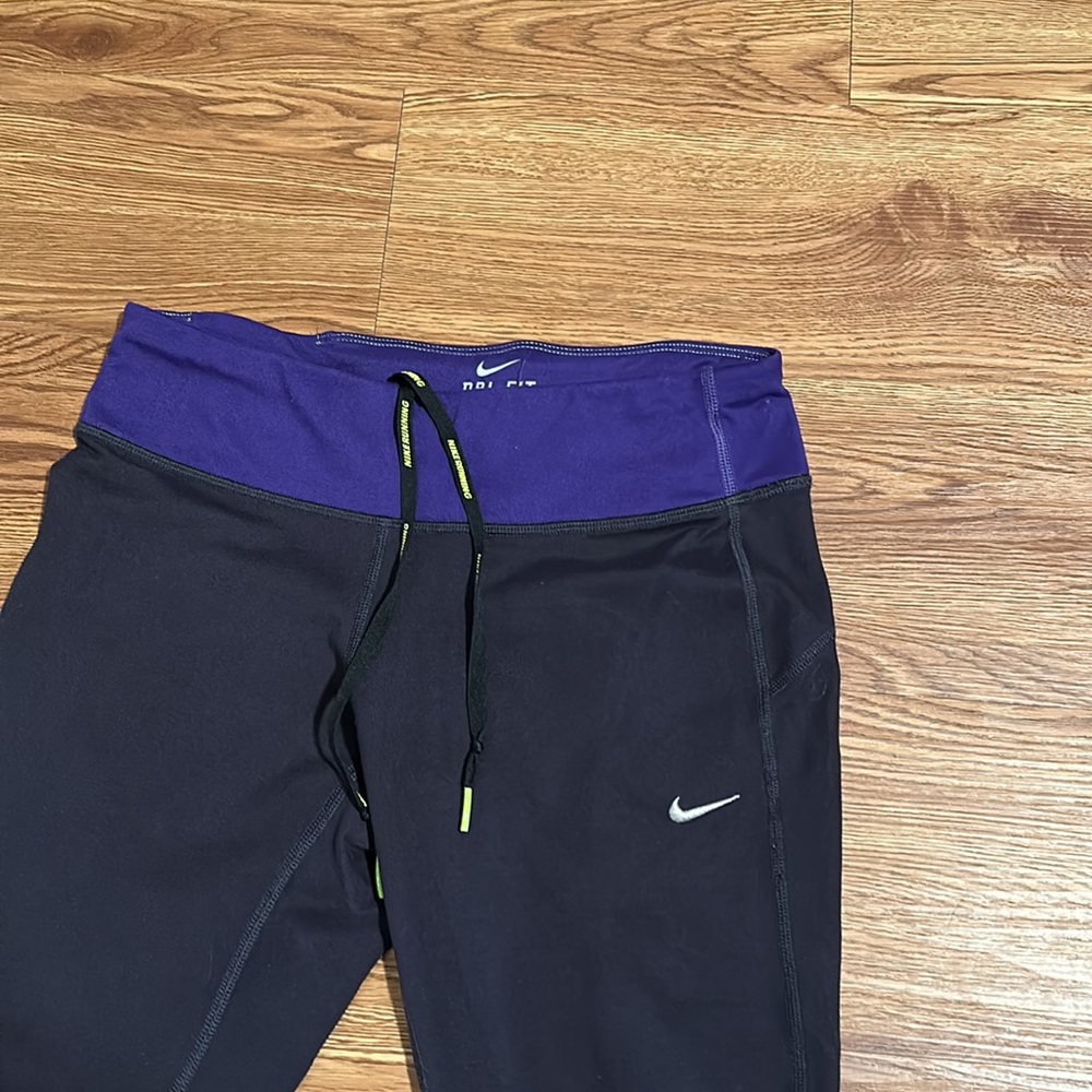 Nike 3/4 Running Leggings! - Picture 2 of 3